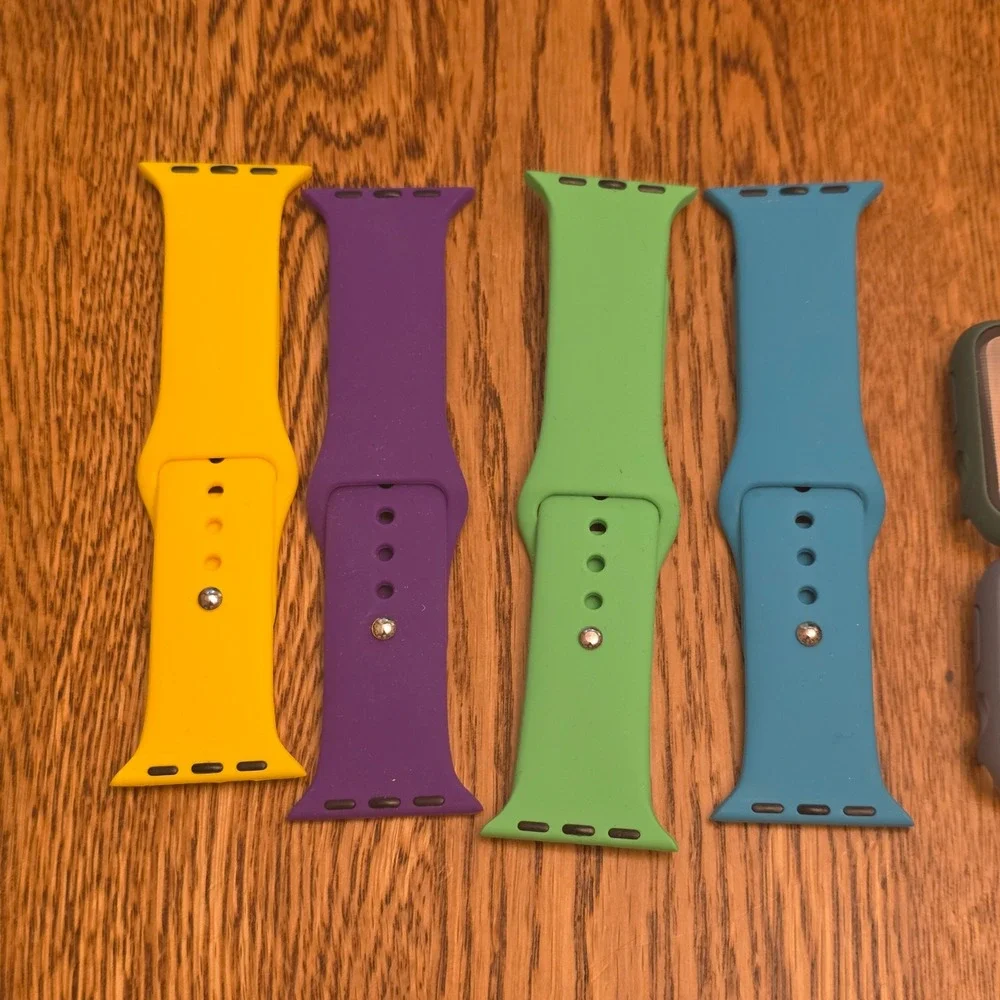 Apple Watch Accessory Bundle 4 Silicone Sport Bands & 7 Screen Protector Cases